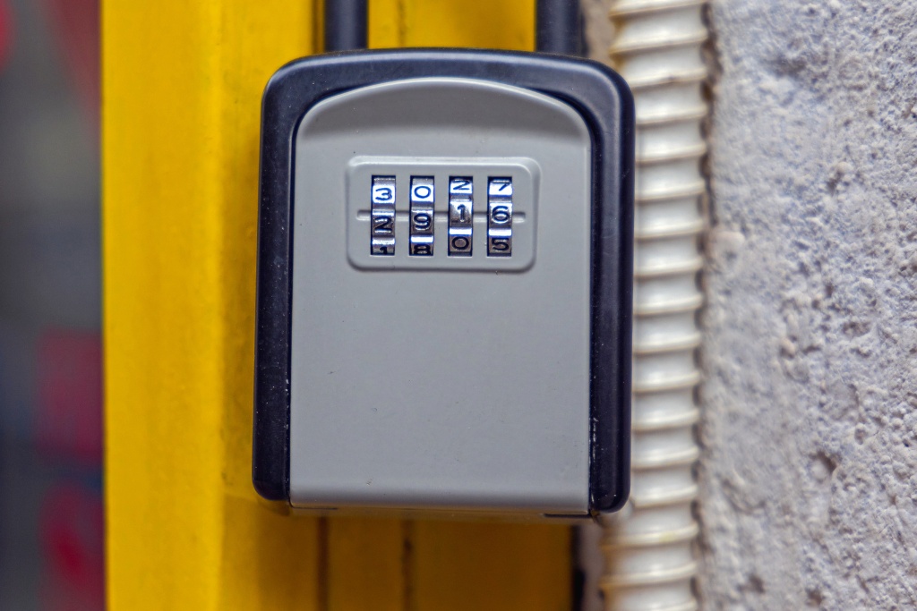 Will Any Metal Box Block Car Key Signal:A Comprehensive Guide